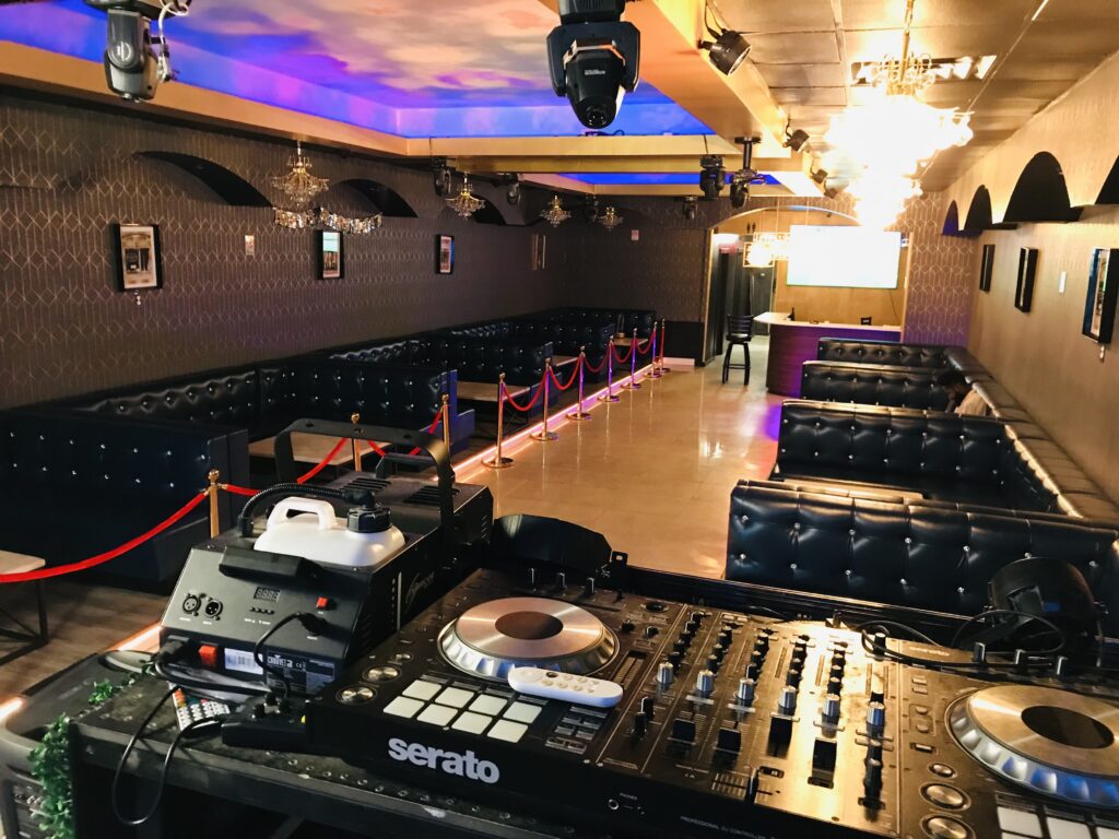 home Z Chandelier Cafe and Lounge